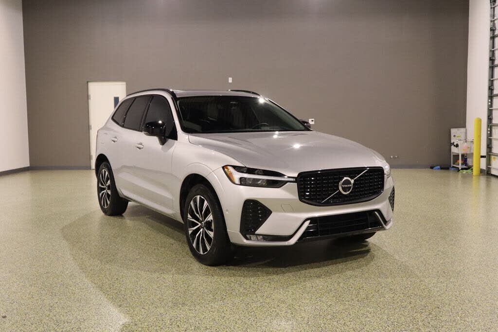 2025 VOLVO XC60