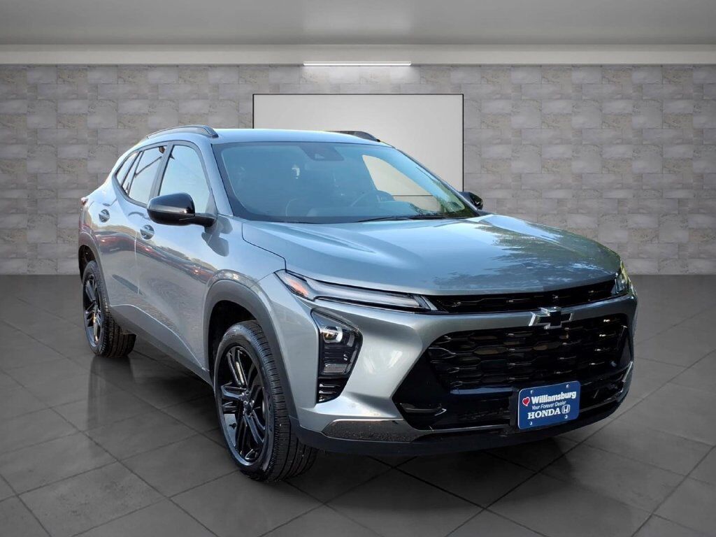 2025 CHEVROLET Trax