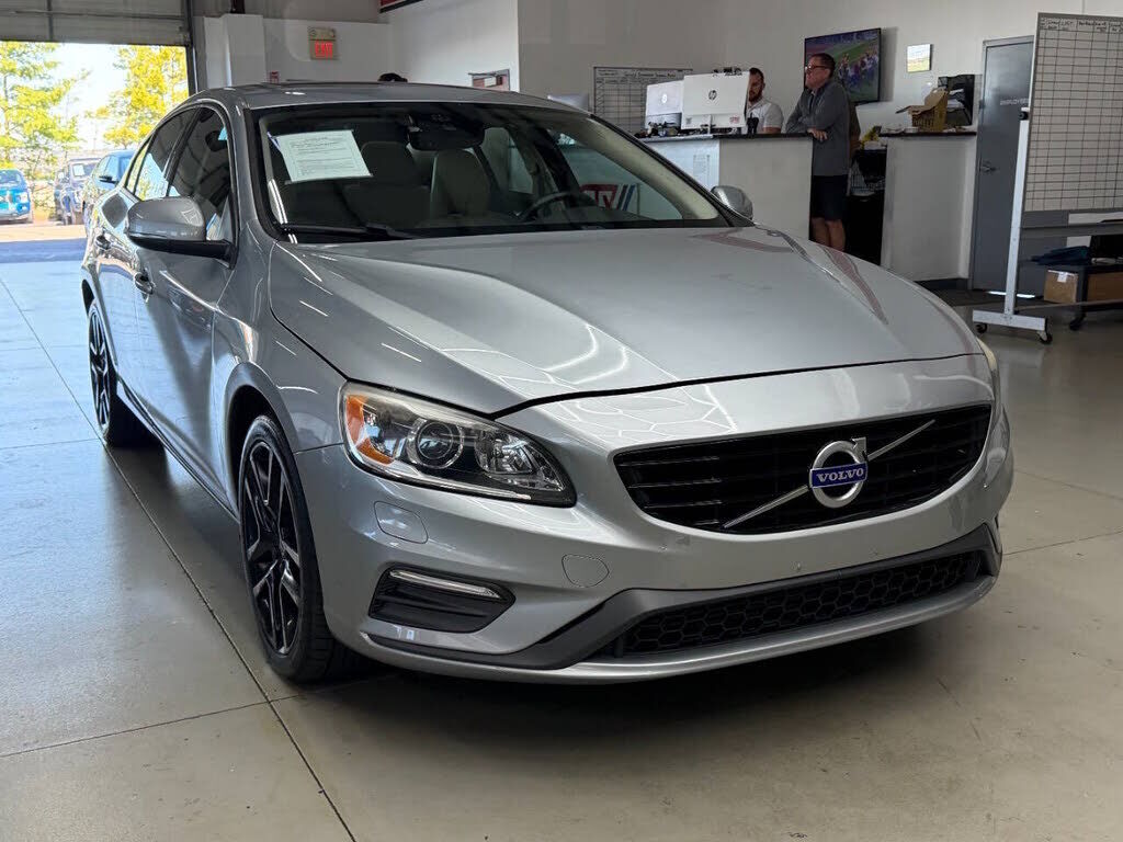2017 VOLVO S60