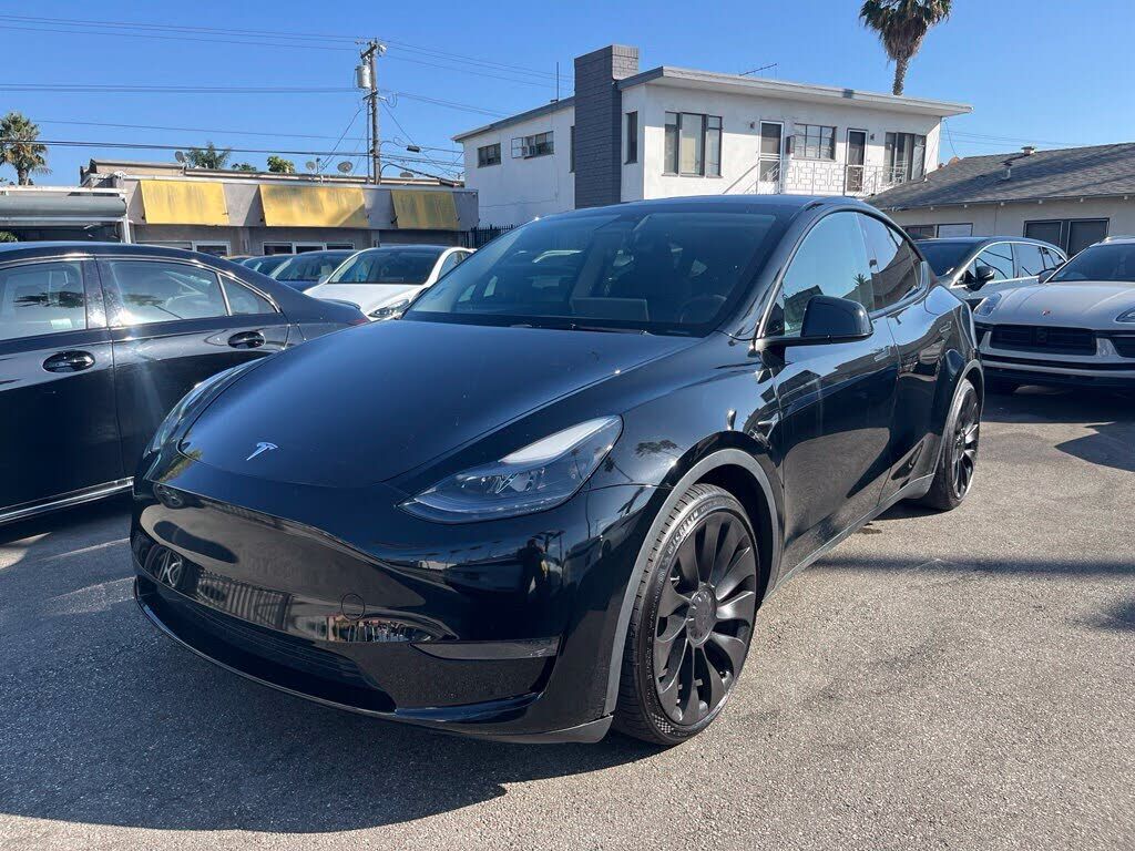 2023 TESLA Model Y