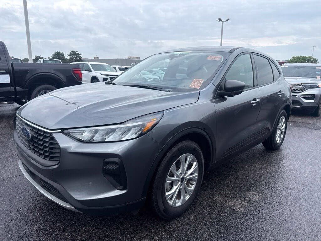 2025 FORD Escape