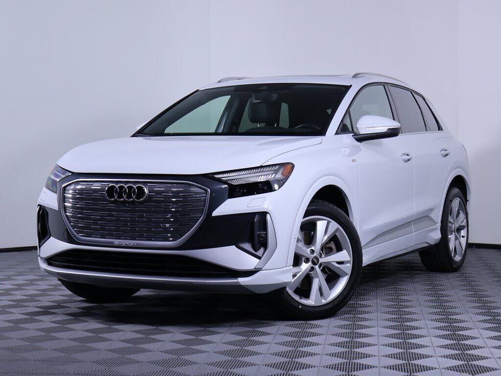 2023 AUDI Q4