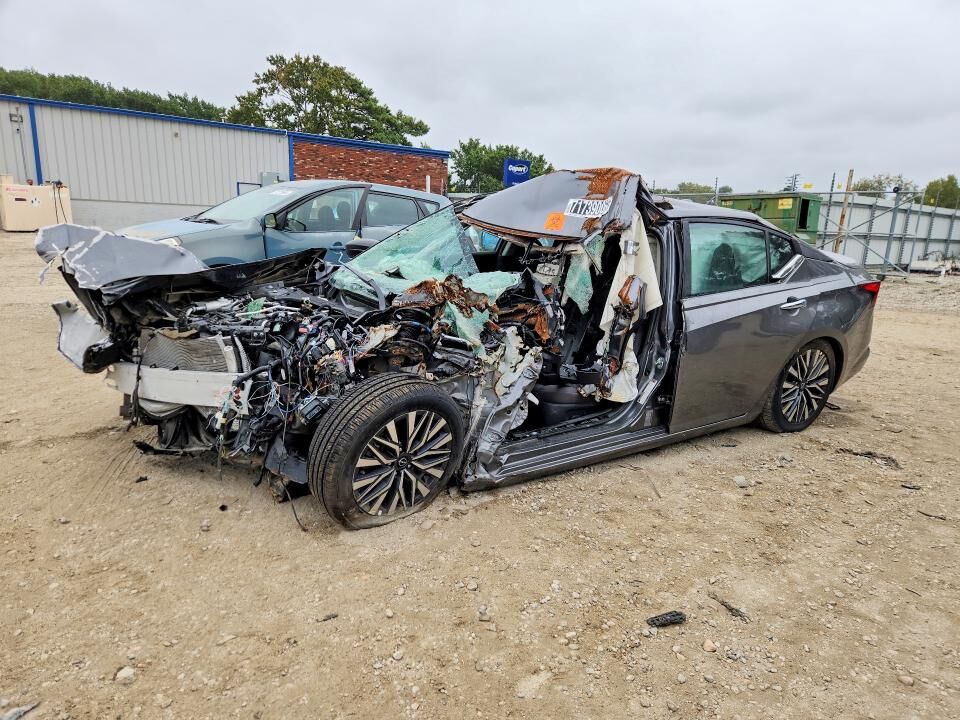 2025 NISSAN Altima