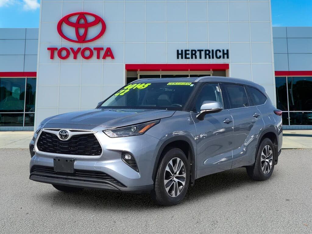 2022 TOYOTA Highlander