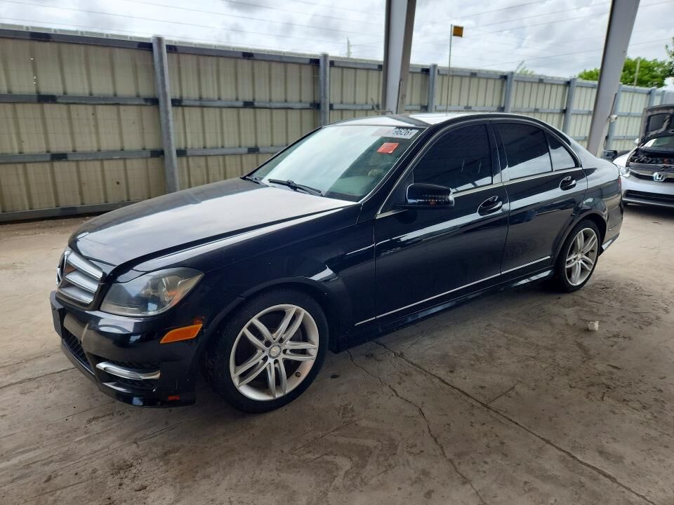 2013 MERCEDES-BENZ C-Class