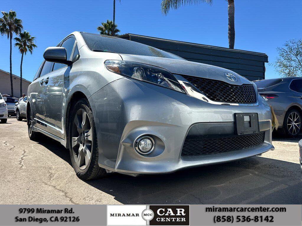 2015 TOYOTA Sienna