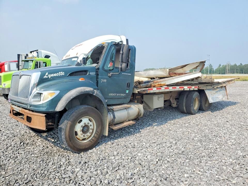 2005 INTERNATIONAL SF647