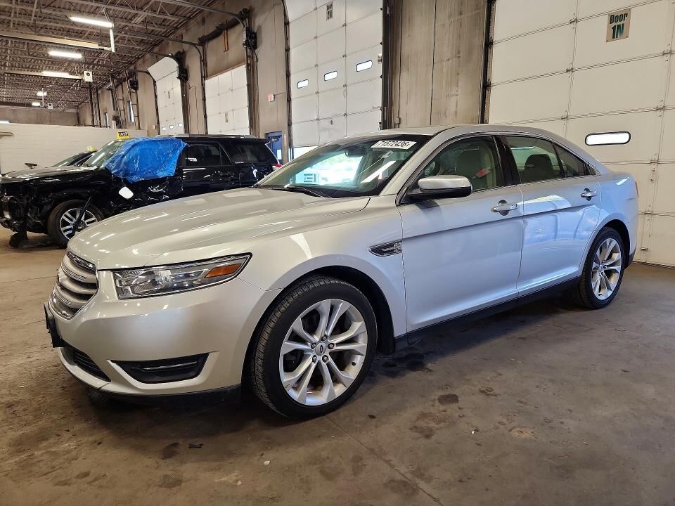2013 FORD Taurus