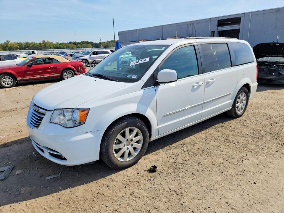2016 CHRYSLER Town and Country