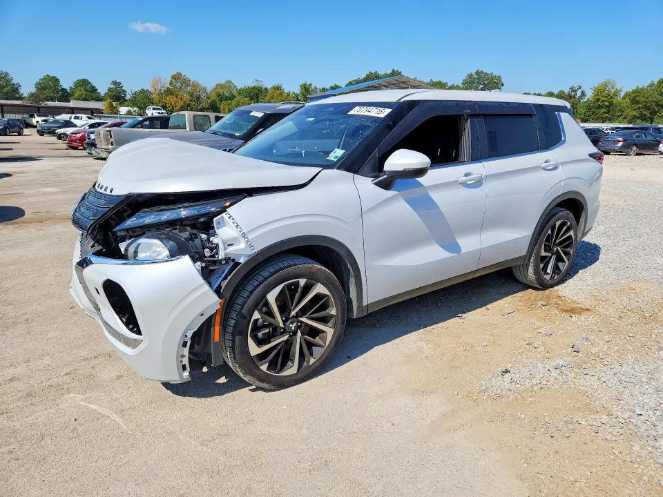 2024 MITSUBISHI Outlander