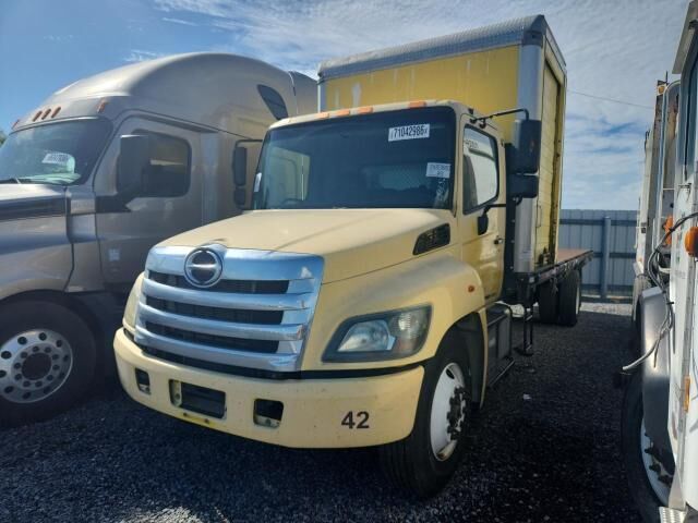 2017 HINO Conventional Type Truck