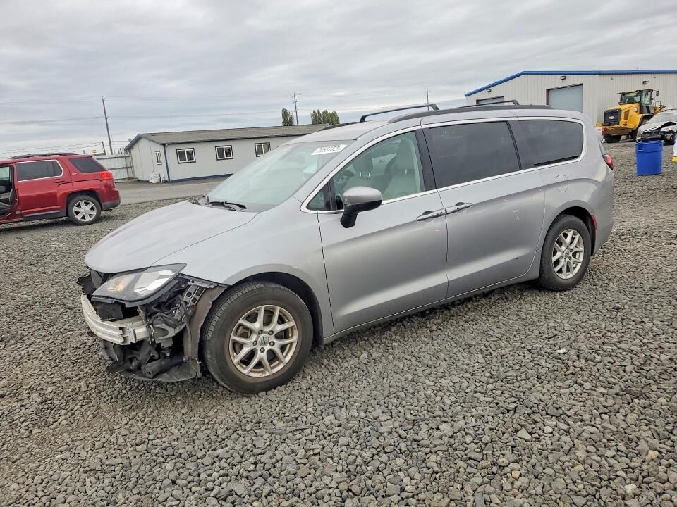 2021 CHRYSLER Voyager