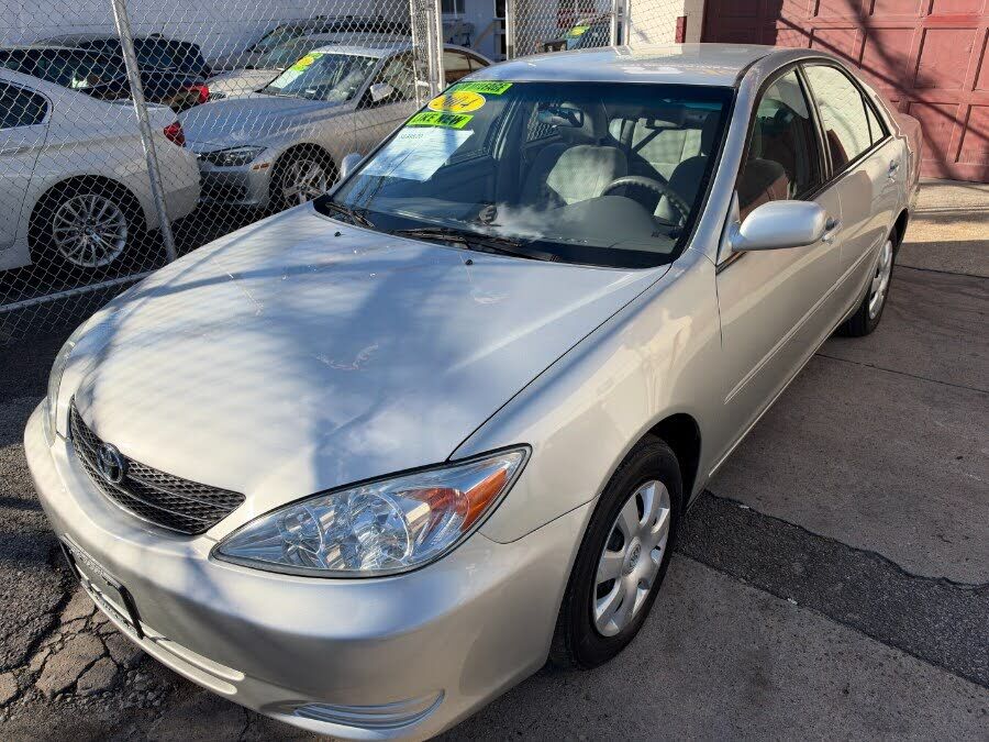 2004 TOYOTA Camry
