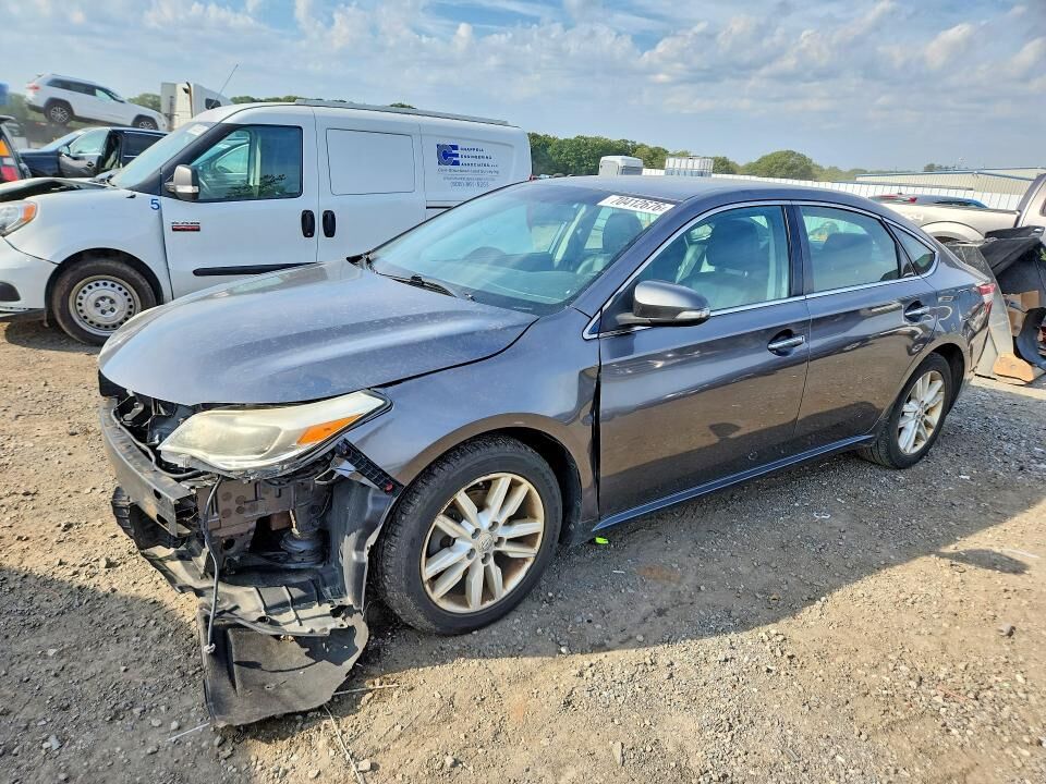 2013 TOYOTA Avalon