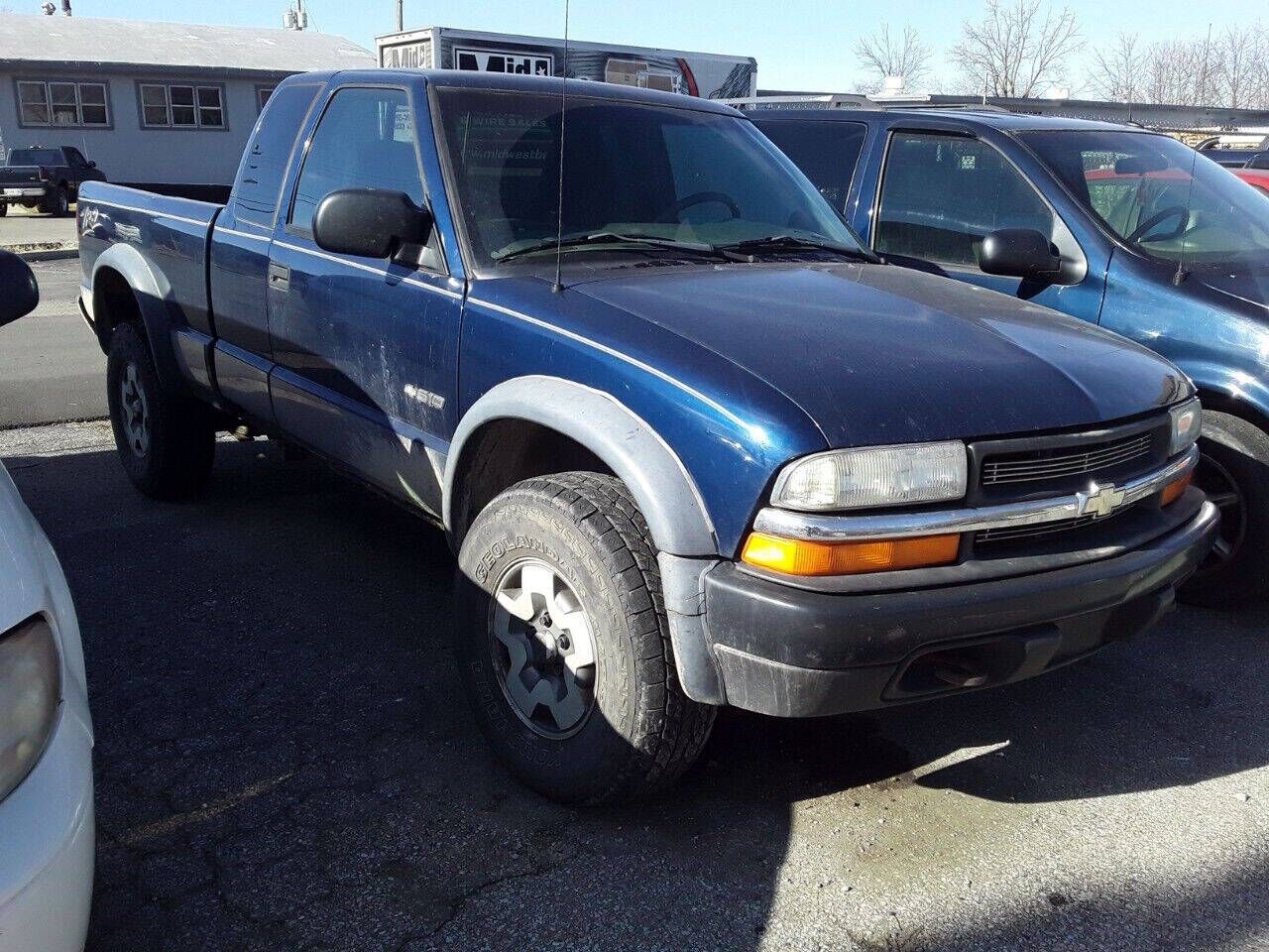 2002 CHEVROLET S-10 Pickup