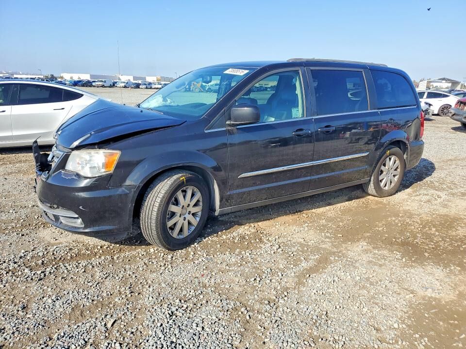 2015 CHRYSLER Town and Country