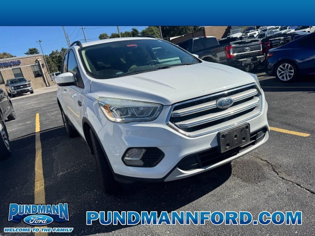 2017 FORD Escape