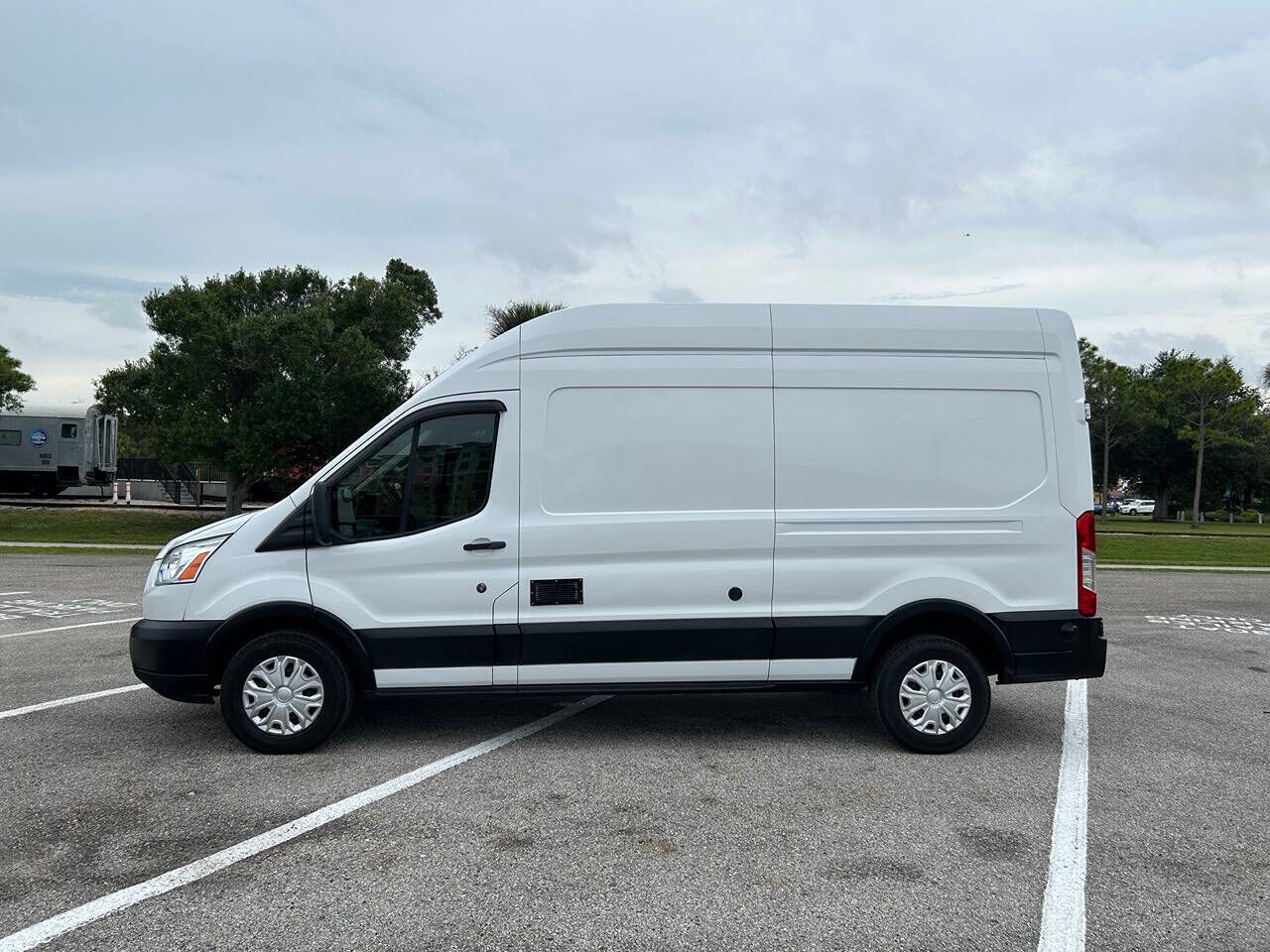 2017 FORD Transit