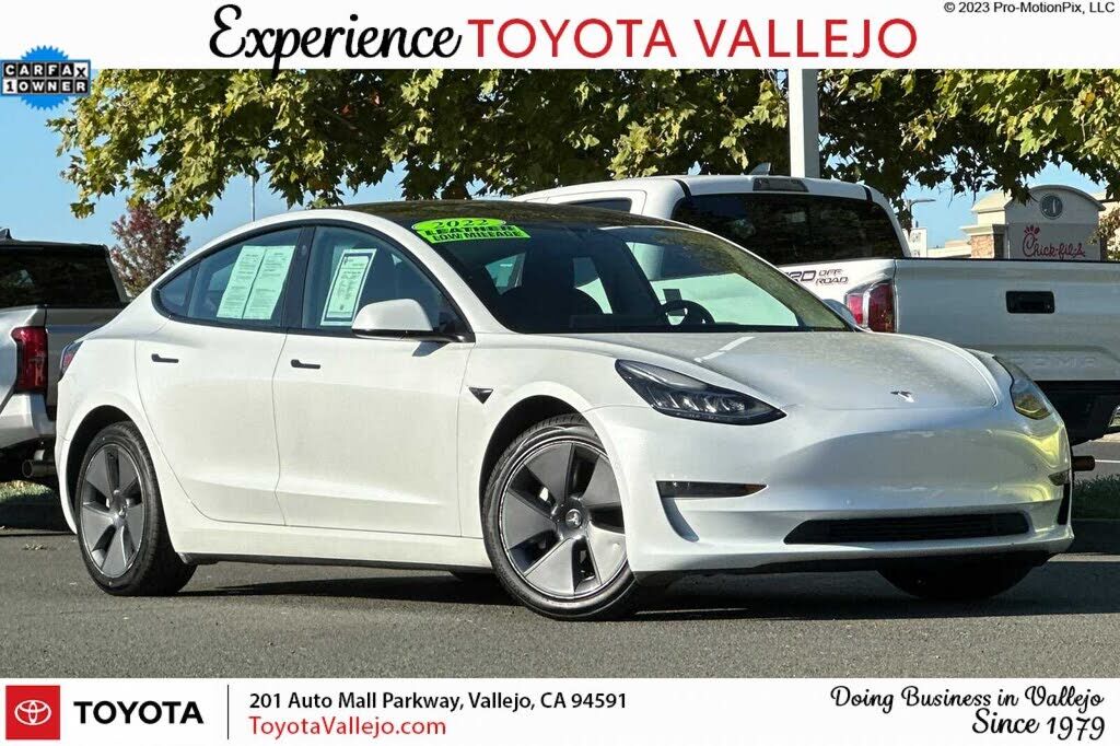 2022 TESLA Model 3