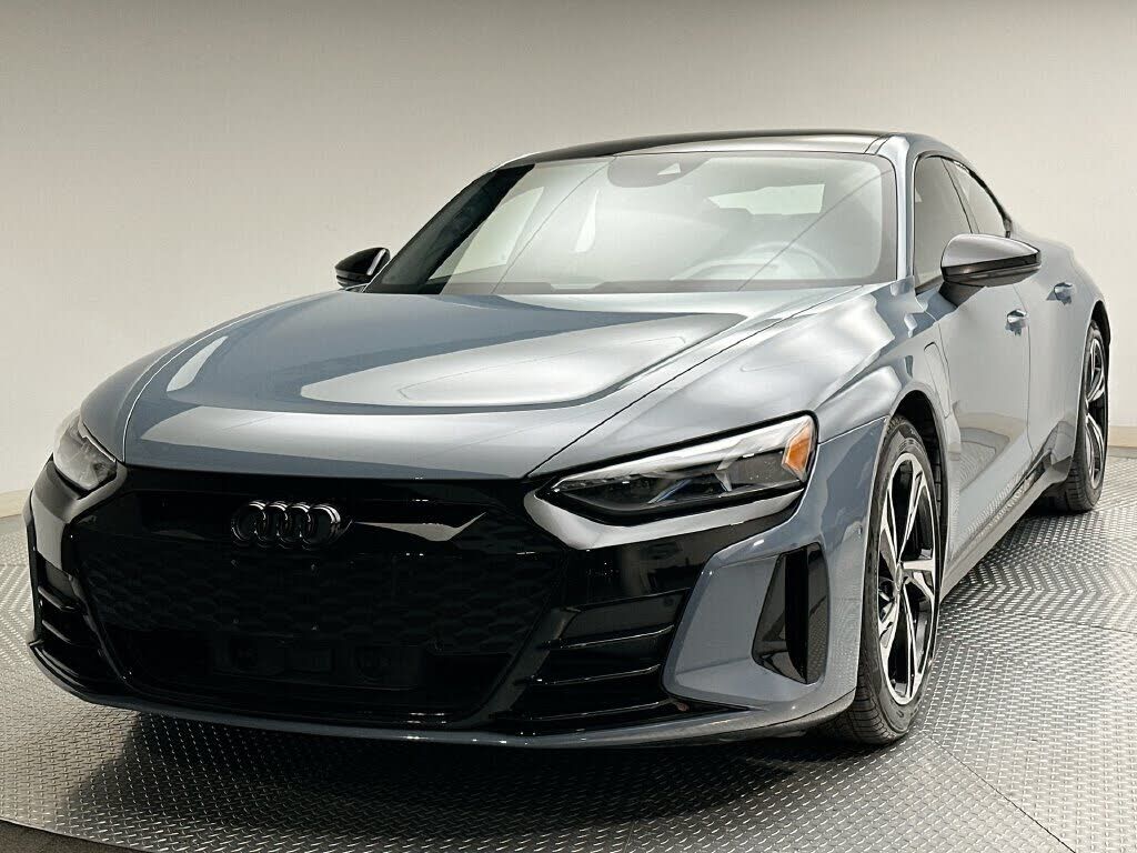 2022 AUDI e-tron
