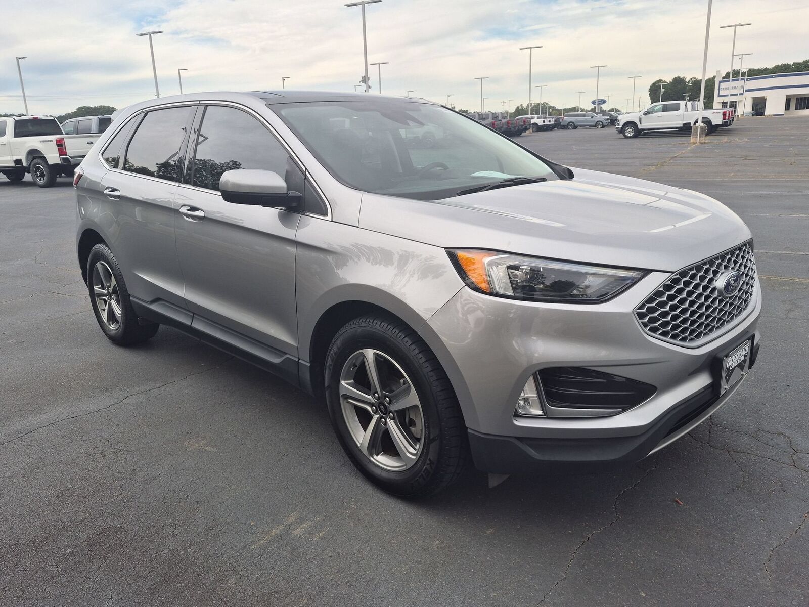 2023 FORD Edge