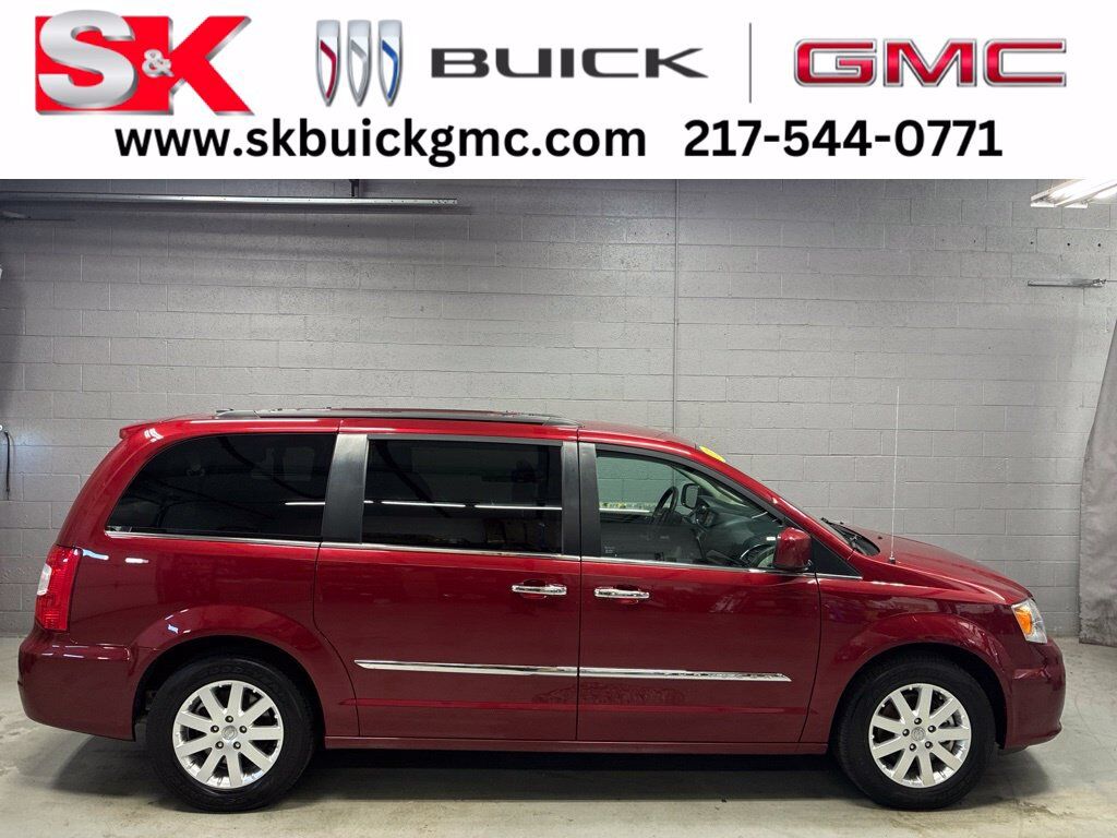 2016 CHRYSLER Town and Country