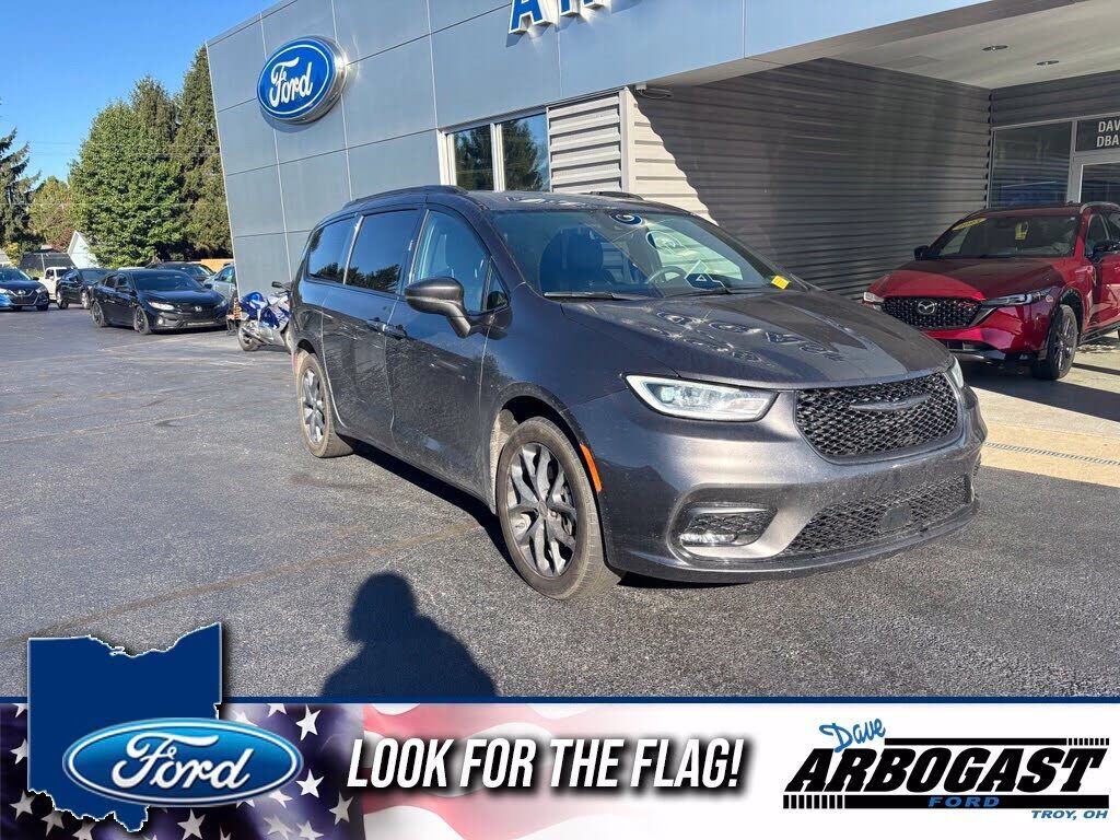 2022 CHRYSLER Pacifica