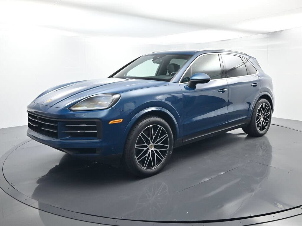 2024 PORSCHE Cayenne
