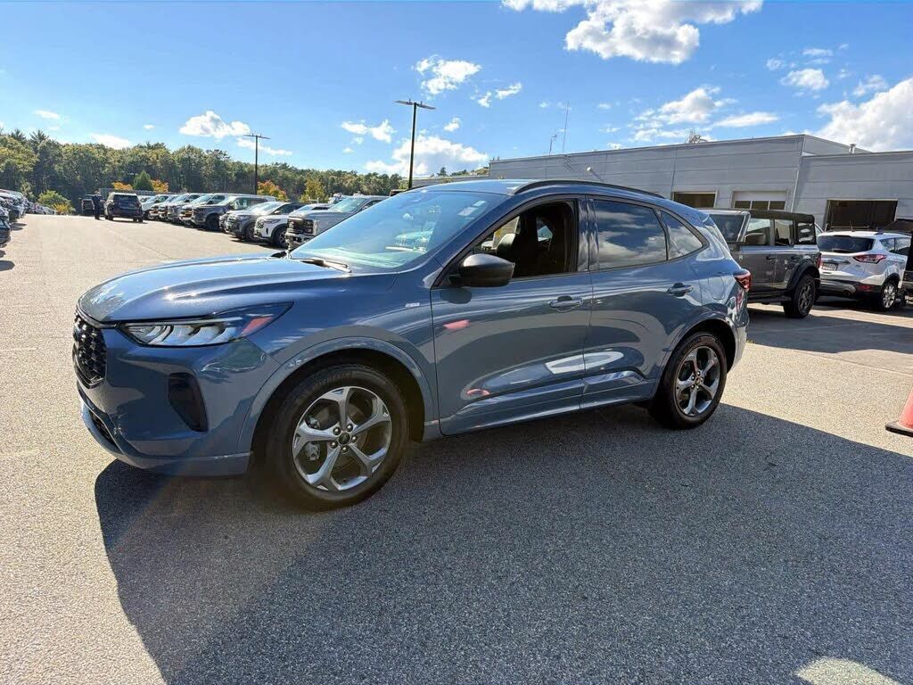 2024 FORD Escape