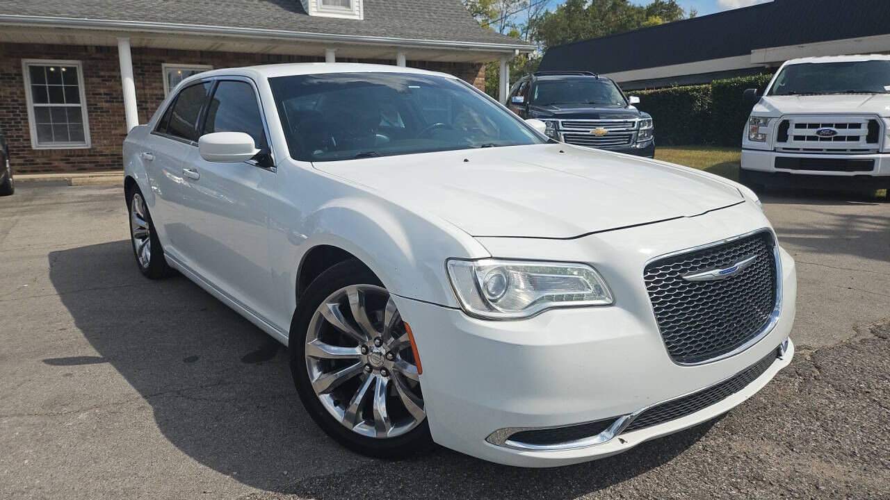 2019 CHRYSLER 300