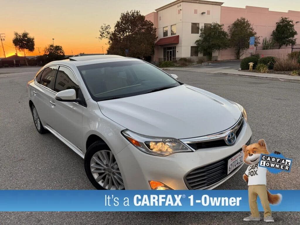 2013 TOYOTA Avalon