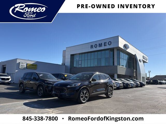 2022 FORD Escape