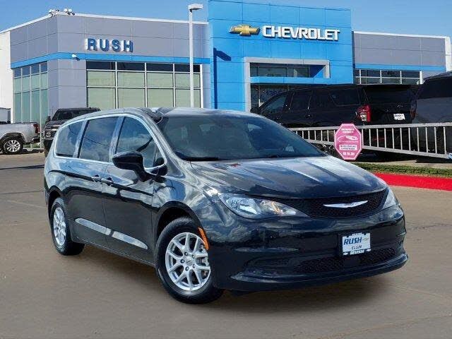 2023 CHRYSLER Voyager