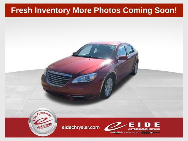 2013 CHRYSLER 200