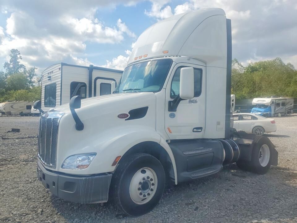 2018 PETERBILT 579