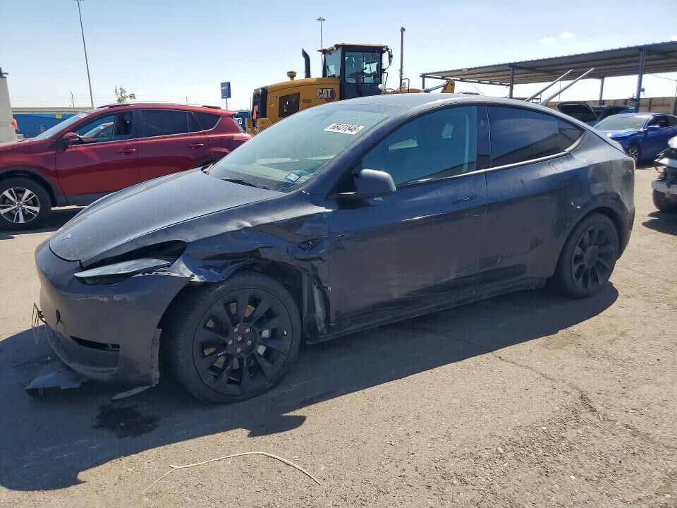 2024 TESLA Model Y