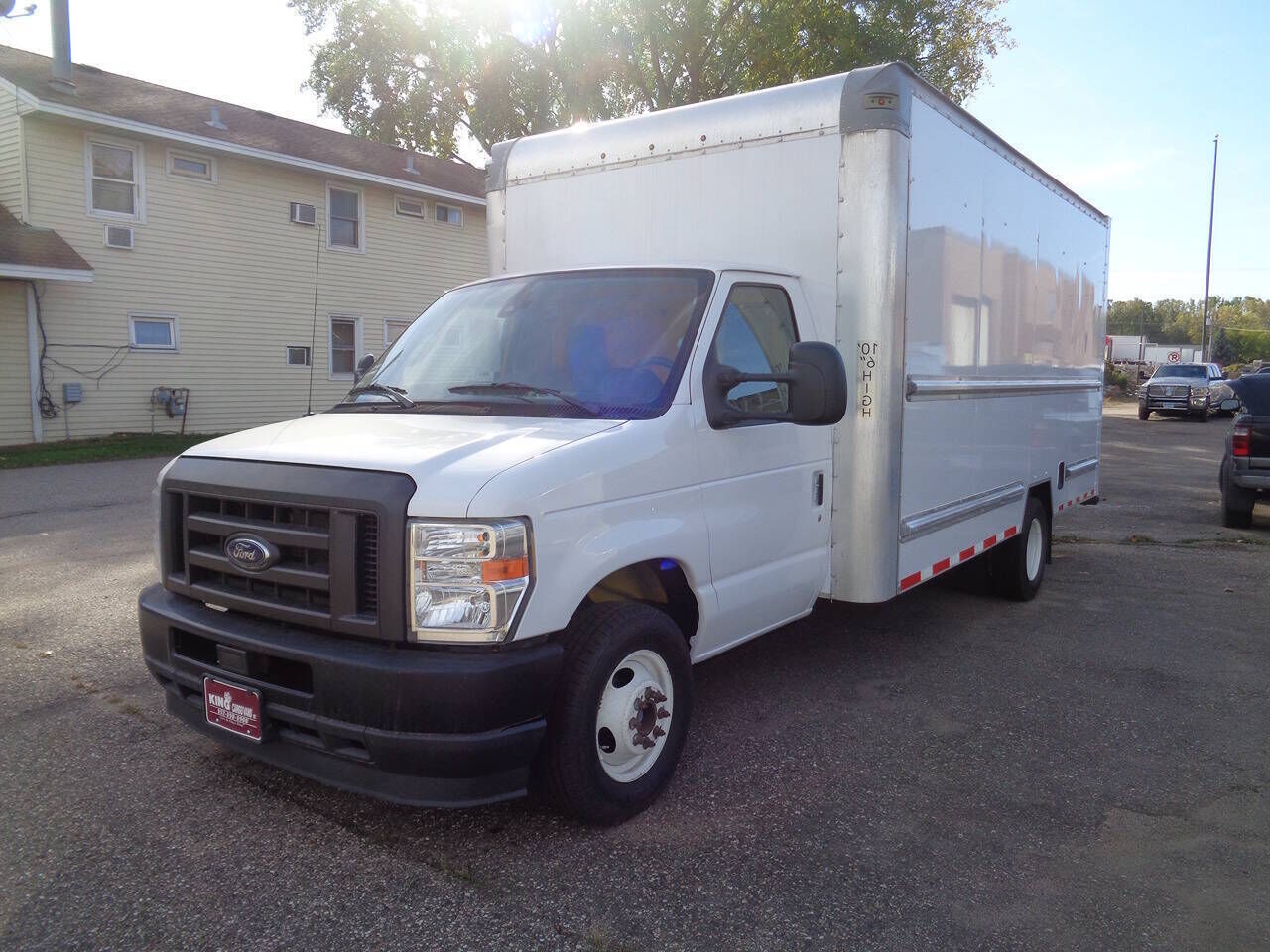 2022 FORD E-350