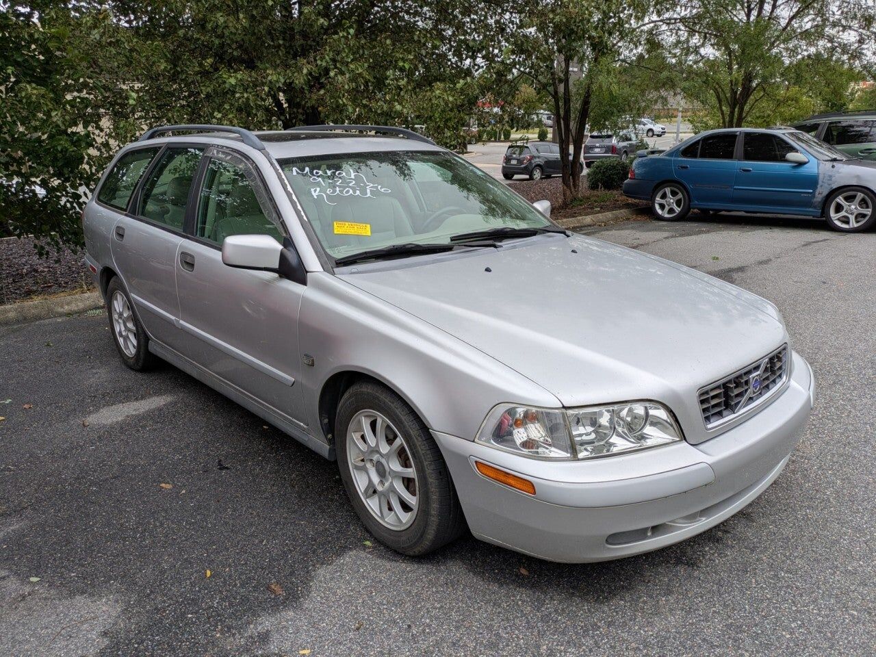 2003 VOLVO V40