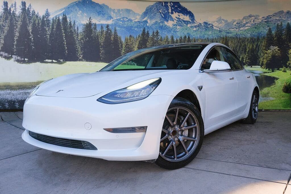 2020 TESLA Model 3
