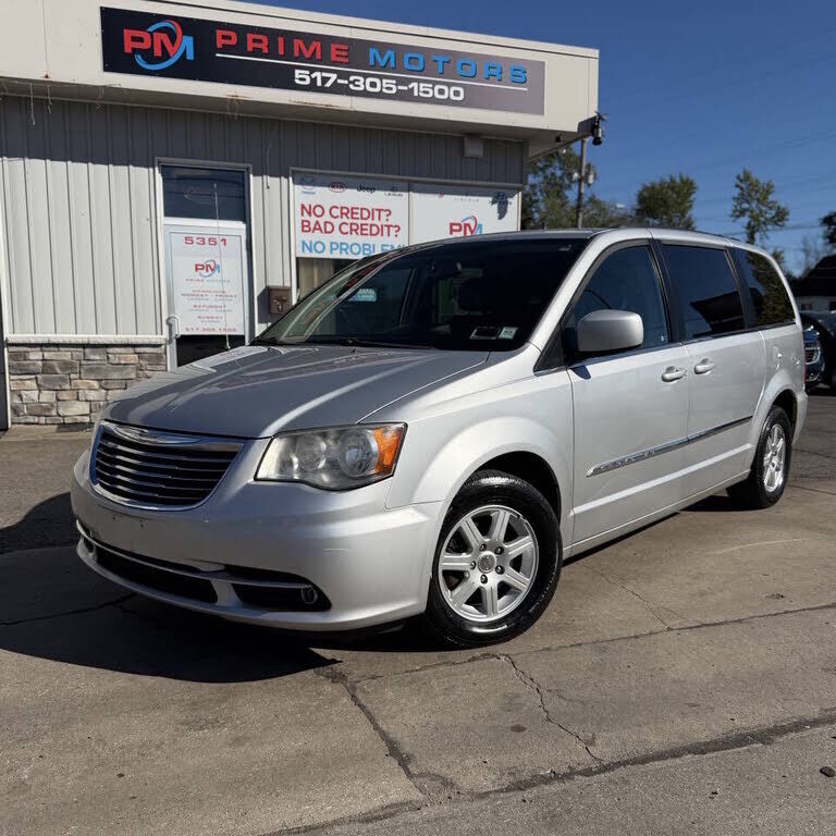 2012 CHRYSLER Town and Country
