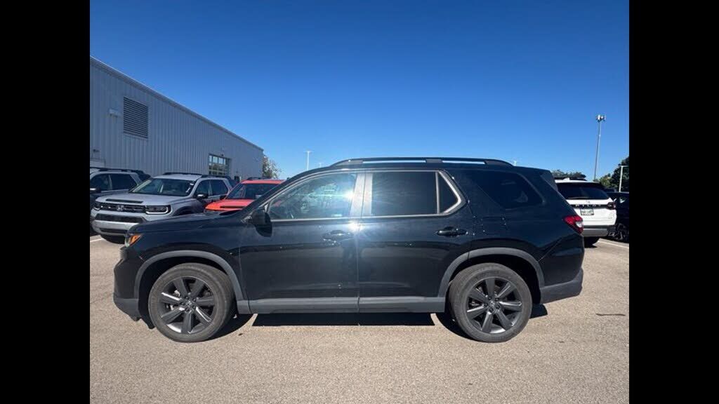 2023 HONDA Pilot