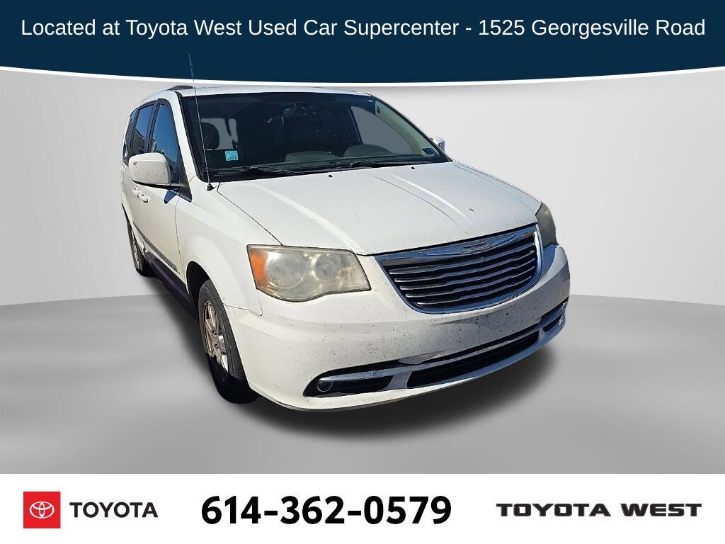 2012 CHRYSLER Town and Country