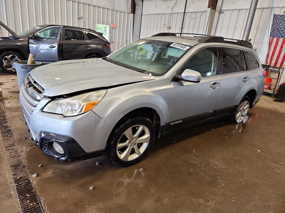 2013 SUBARU Outback