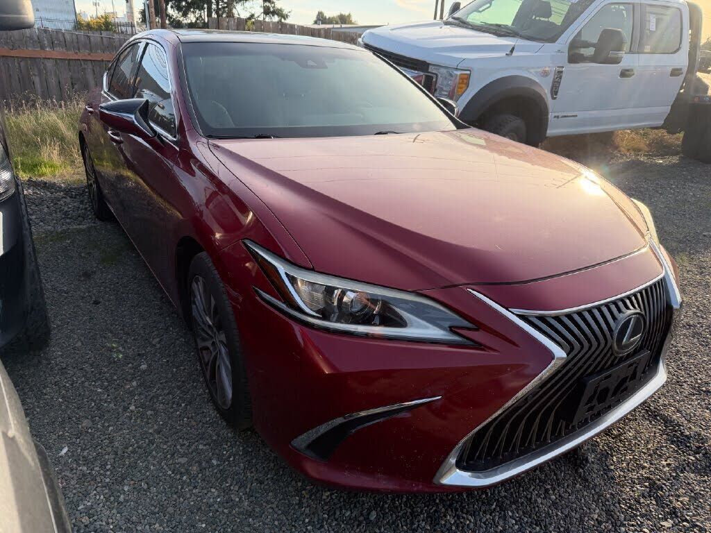 2019 LEXUS ES
