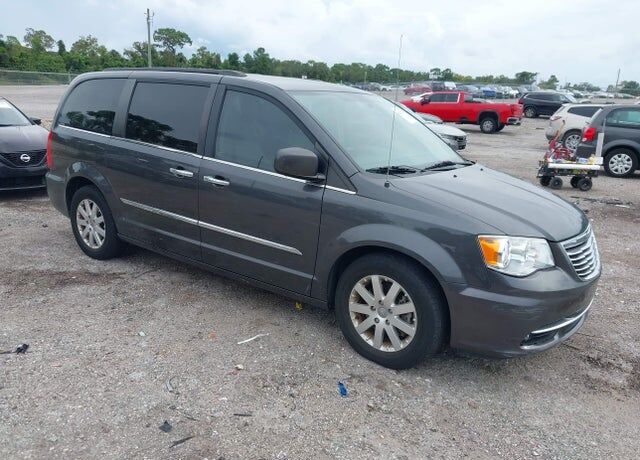 2016 CHRYSLER Town and Country