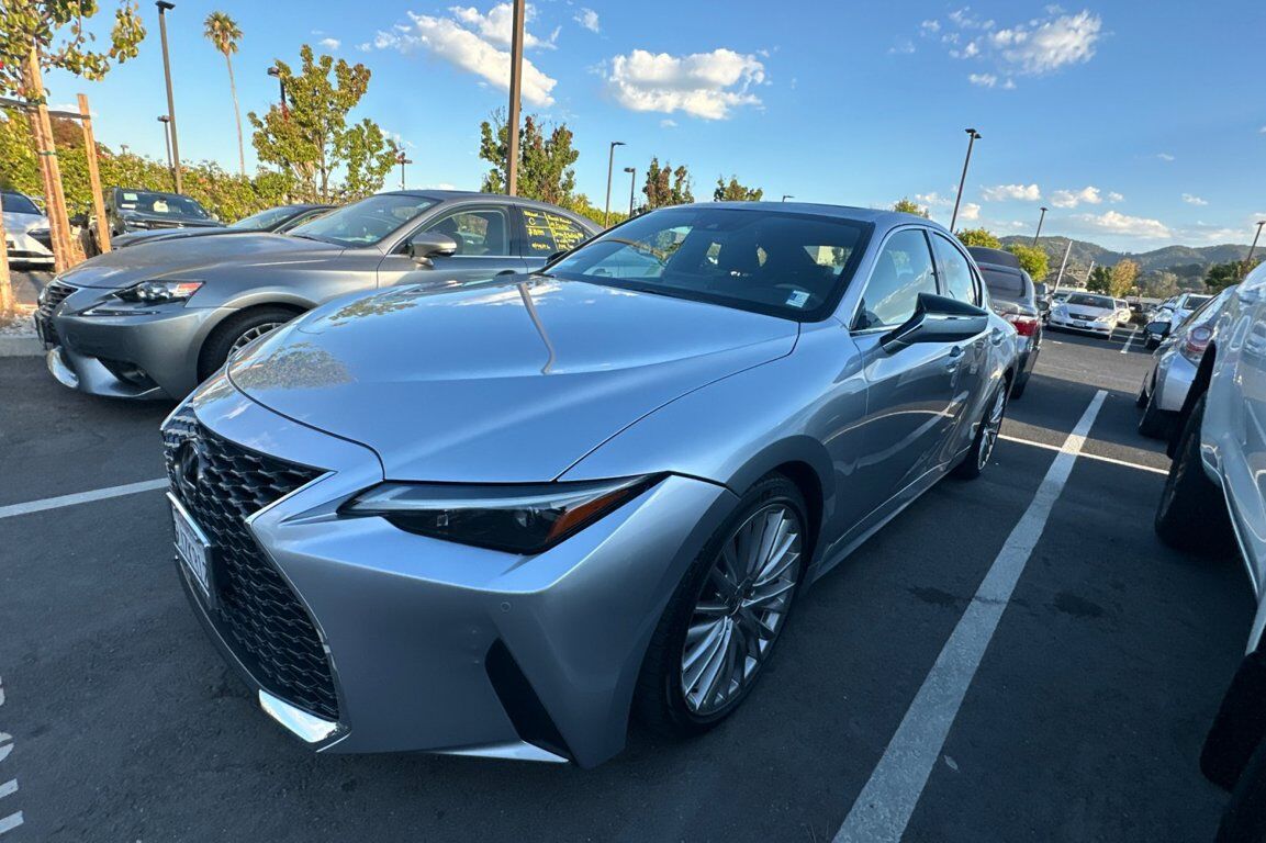 2023 LEXUS IS