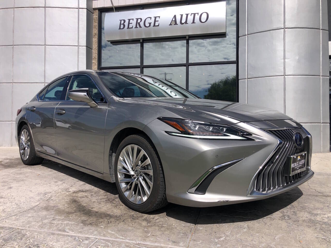 2021 LEXUS ES