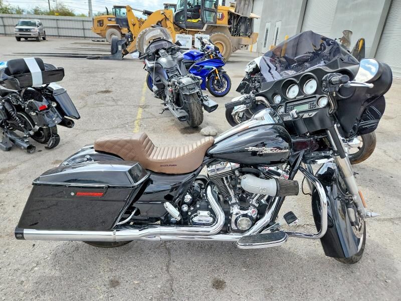 2010 HARLEY DAVIDSON Street Glide