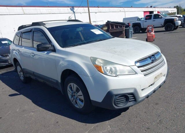 2013 SUBARU Outback