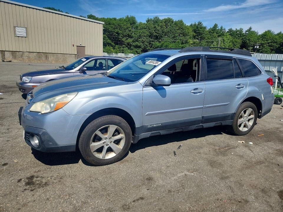 2013 SUBARU Outback